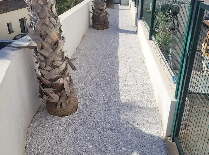 Neuf, 2 Chambres, Terrasse Plein Sud A Sainte-Maxime