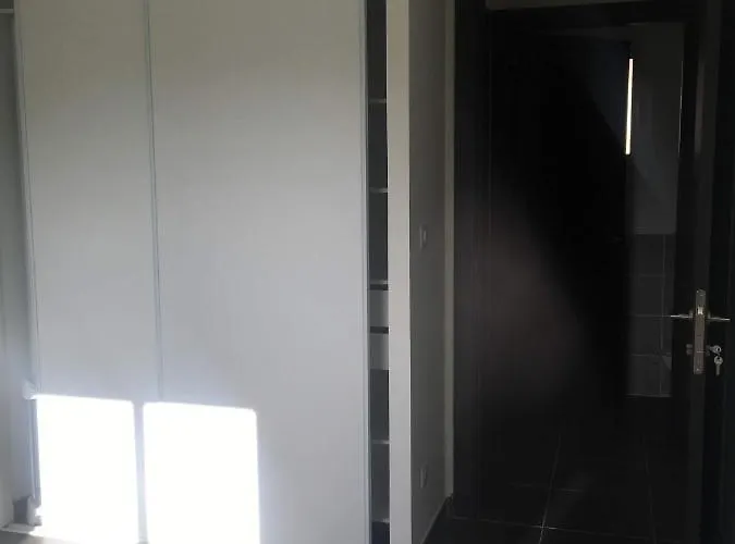 Neuf, 2 Chambres, Terrasse Plein Sud A Appartement *